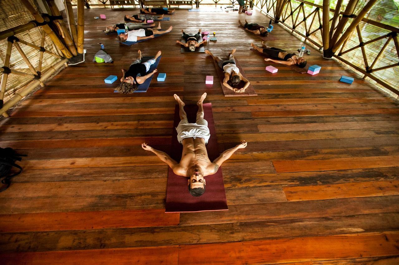 Flowers & Fire Yoga Garden غيلي آير المظهر الخارجي الصورة