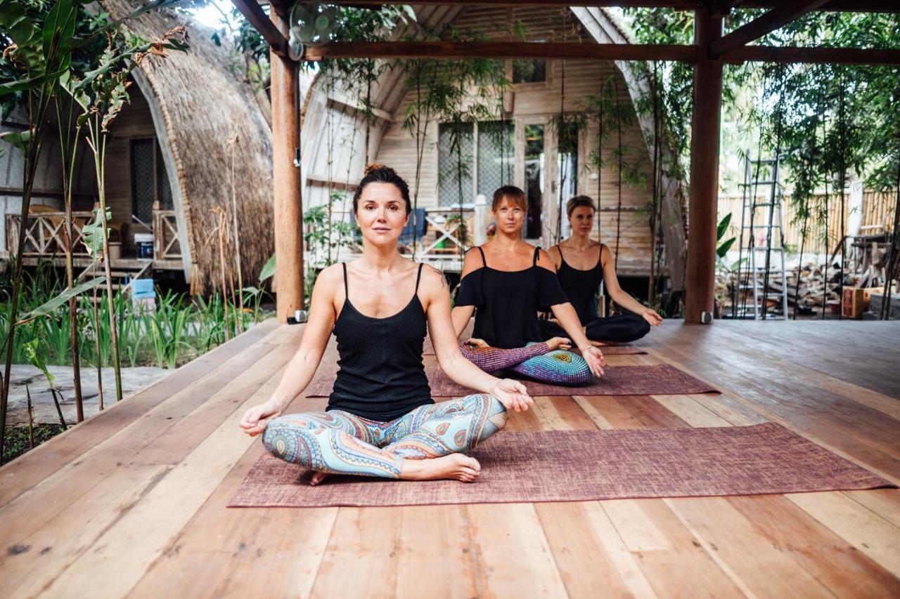 Flowers & Fire Yoga Garden غيلي آير المظهر الخارجي الصورة