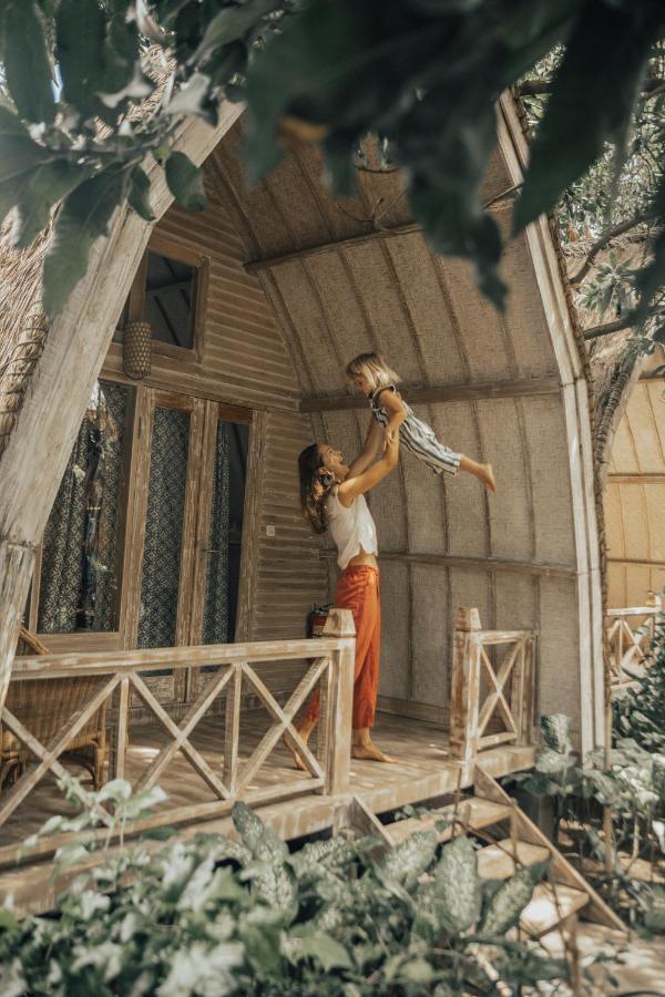 Flowers & Fire Yoga Garden غيلي آير المظهر الخارجي الصورة