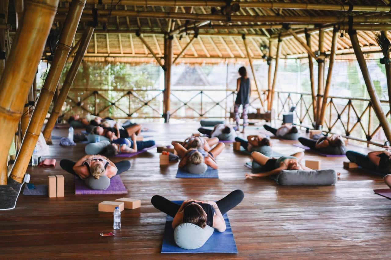 Flowers & Fire Yoga Garden غيلي آير المظهر الخارجي الصورة